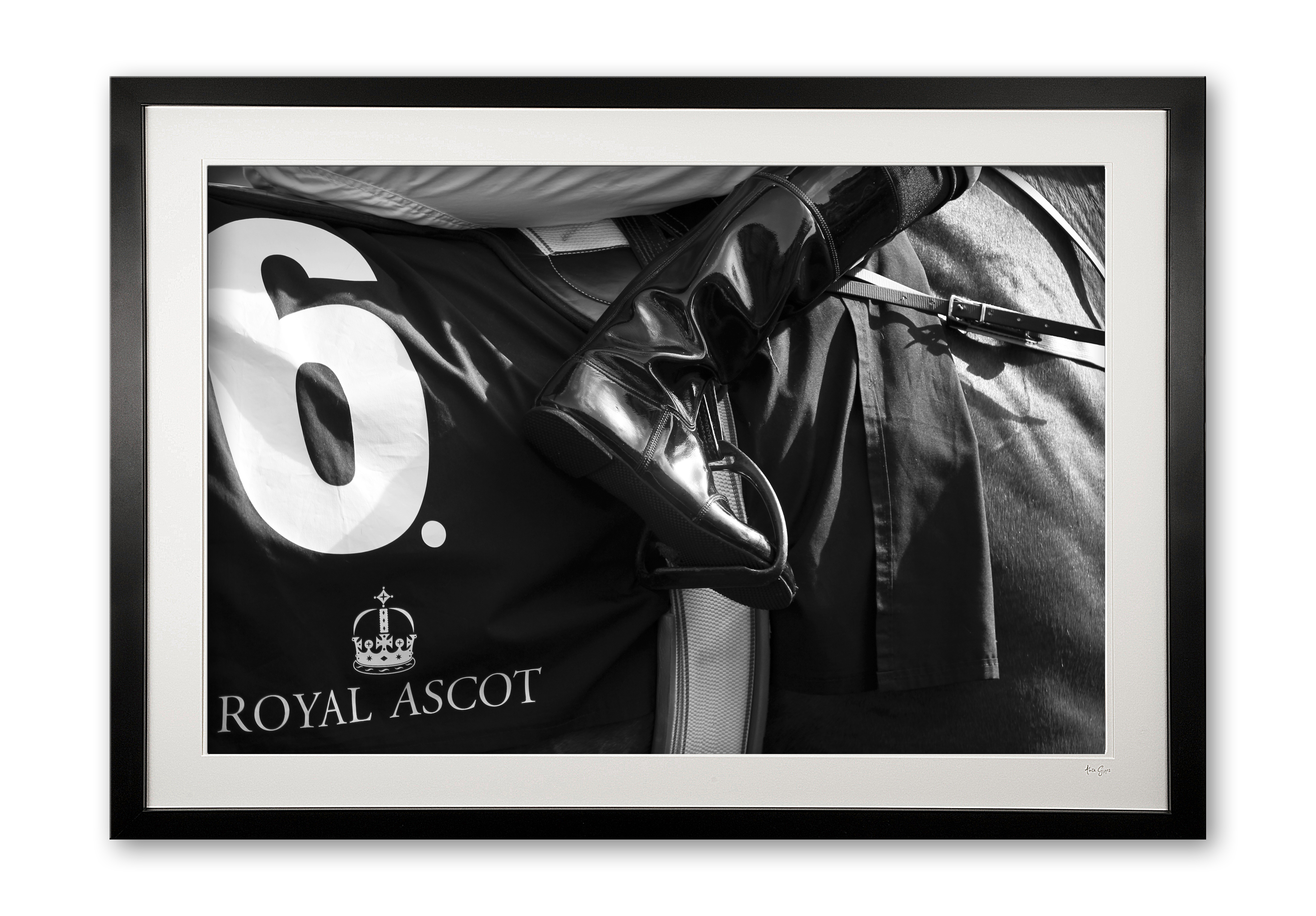 048_g__racing_detail_ii_black__white_e56g6304_framed